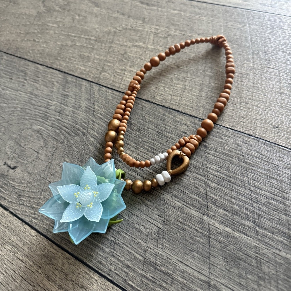 Disney Raya & The Last Dragon The Light of Kumandra Necklace Light Up Flower Toy